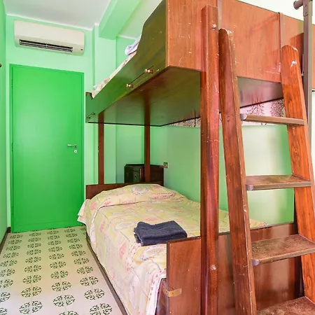 3 Bedroom In Apartment *